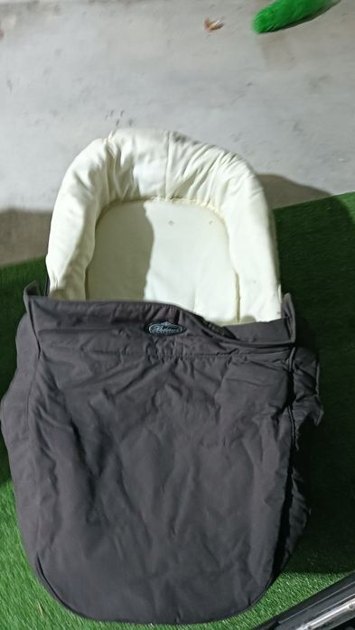 Vendo carrinho de bebe e acessórios