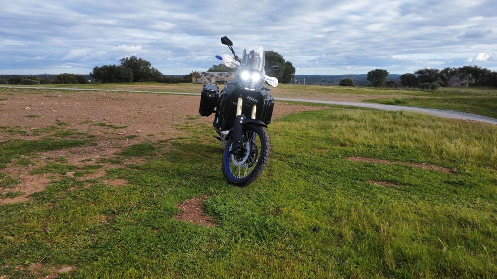 Tenere 700 c/ pack Explorer