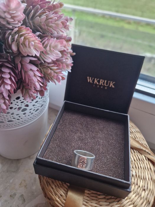 Sygnet pierscionek Freedom Wojciechowska w. Kruk srebro 925 Gwiazda