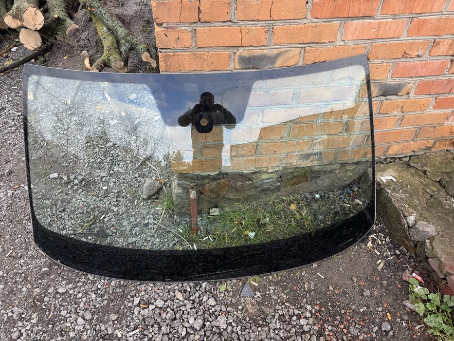 Продам лобовое стекло Skoda Kodiaq оригинал