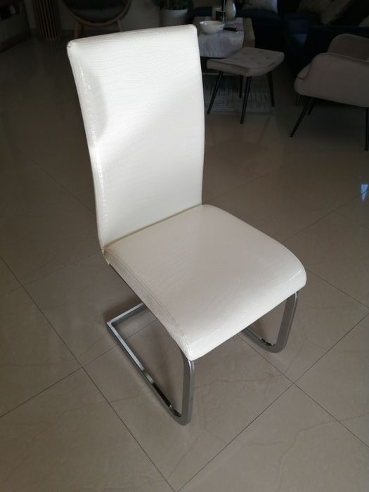 Komplet mebli do salonu lub jadalni AGATA MEBLE