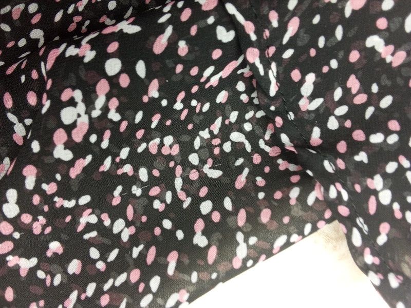 Szyfonowa spódnica mini w drobny wzór Mohito 34