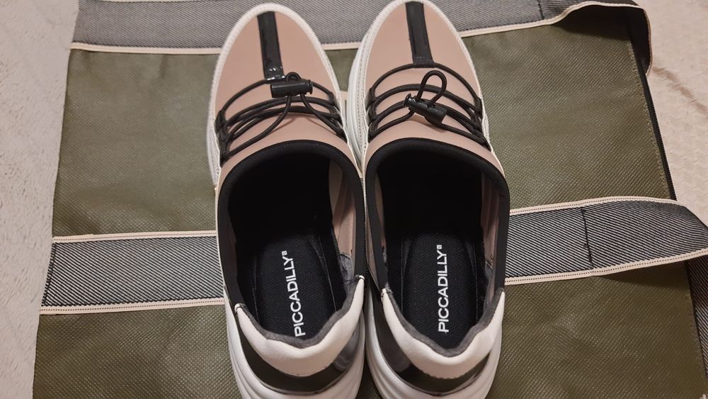 Tenis marca Piccadilly muito leve e confortavel