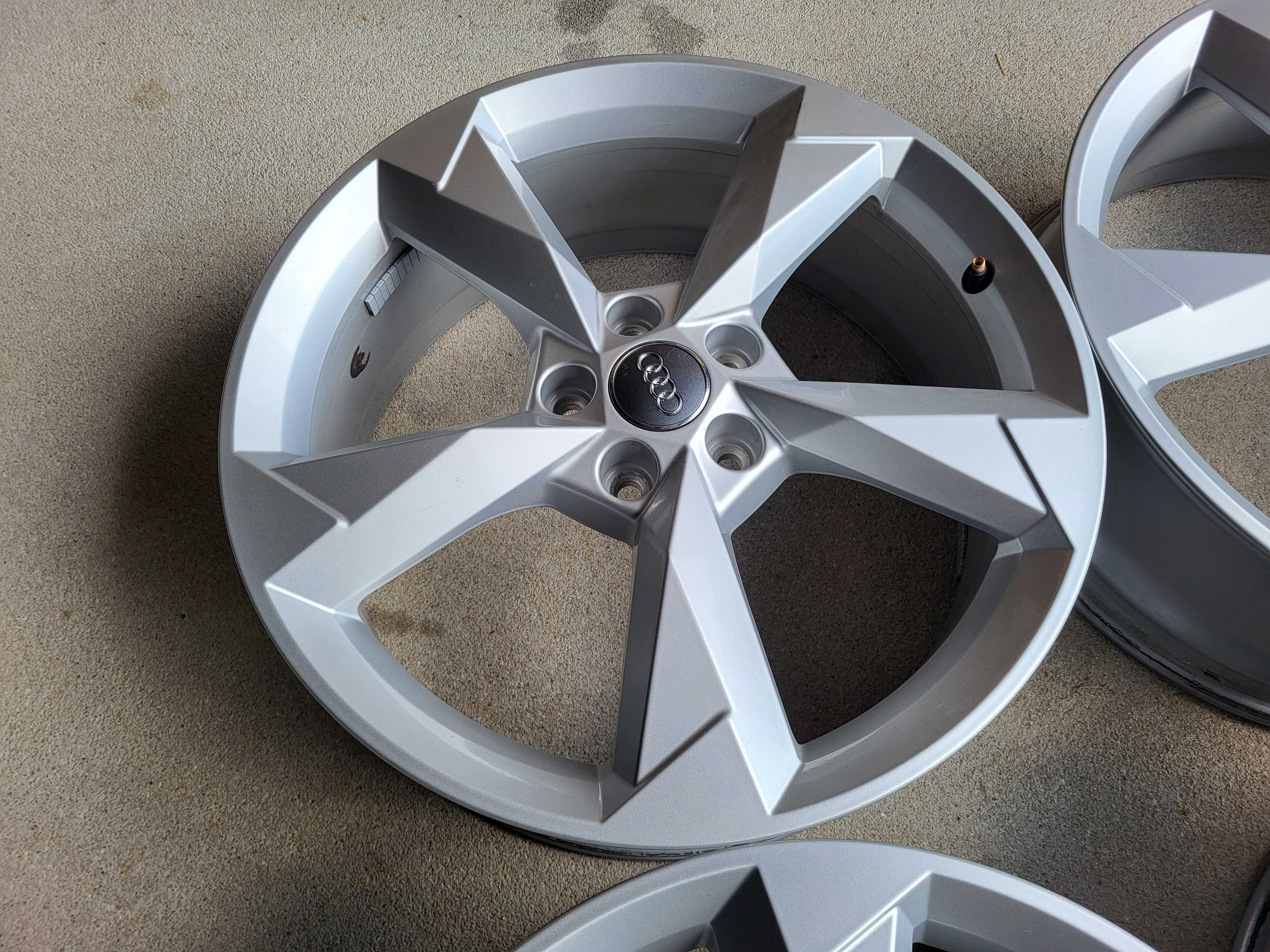 [937] Felgi aluminiowe 19 cali AUDI ORYGINALNE 5x112 7Jx19H2 et48
