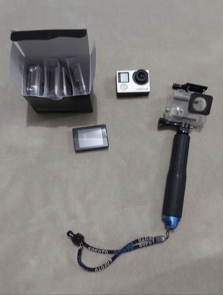 Go Pro Hero 4 Black Edition;