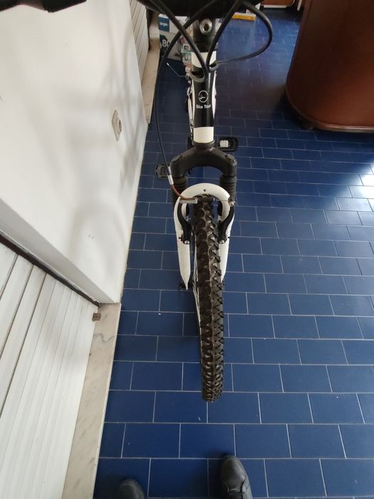 Bicicleta de montanha com velocidades