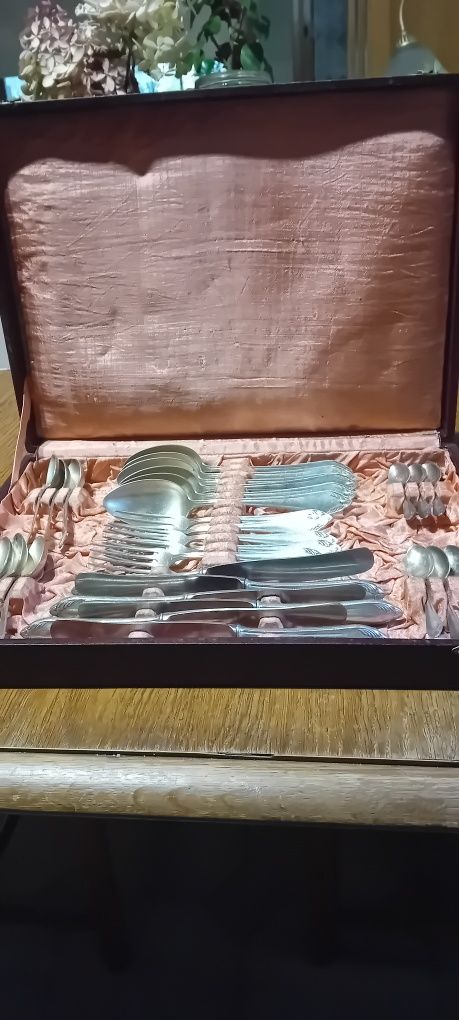 Zestaw sztućcy srebrzonych, Hennenberg poczXXw