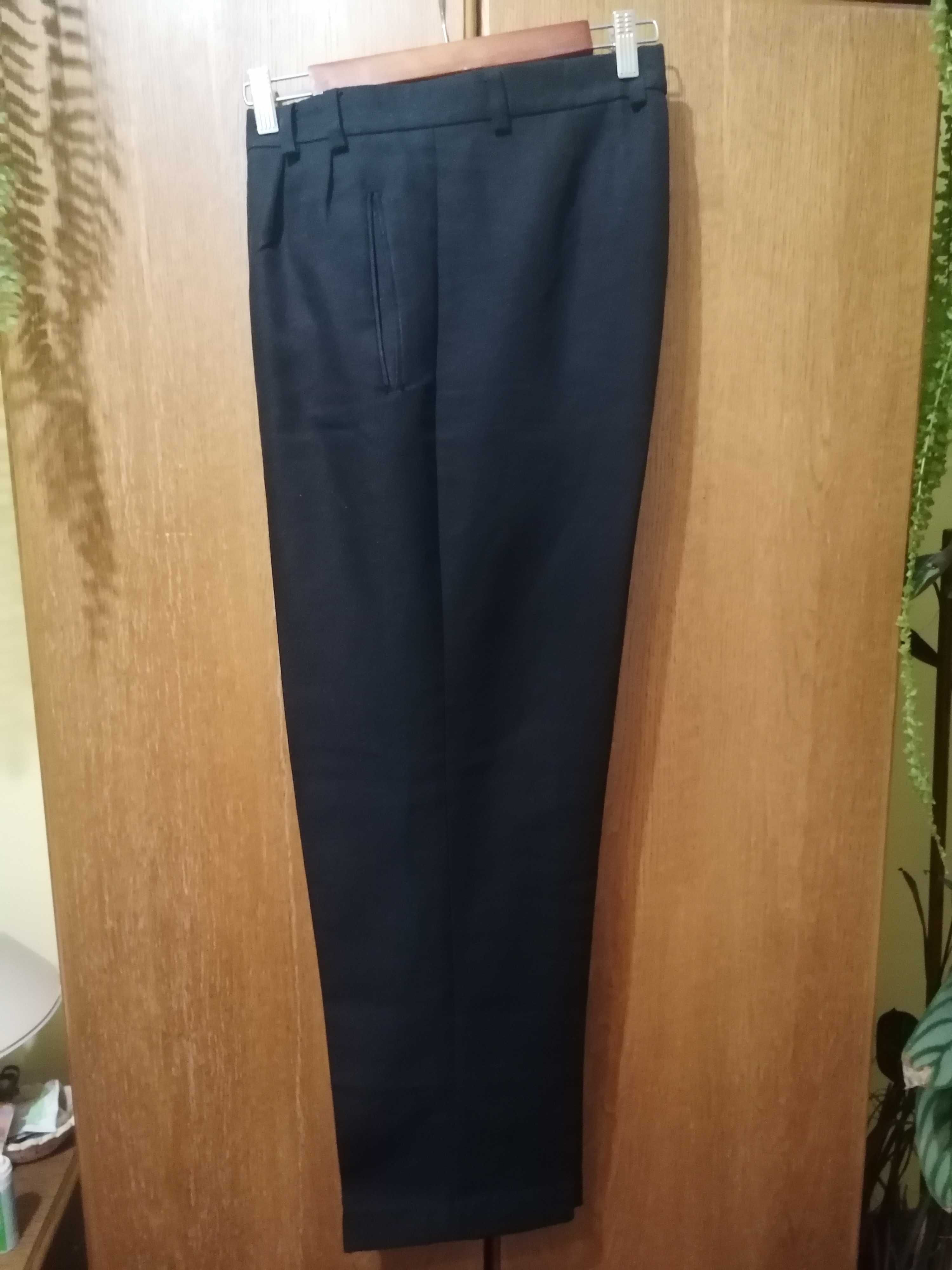 Spodnie czarne garniturowe,klasyczne,eleganckie w kant roz-176/44