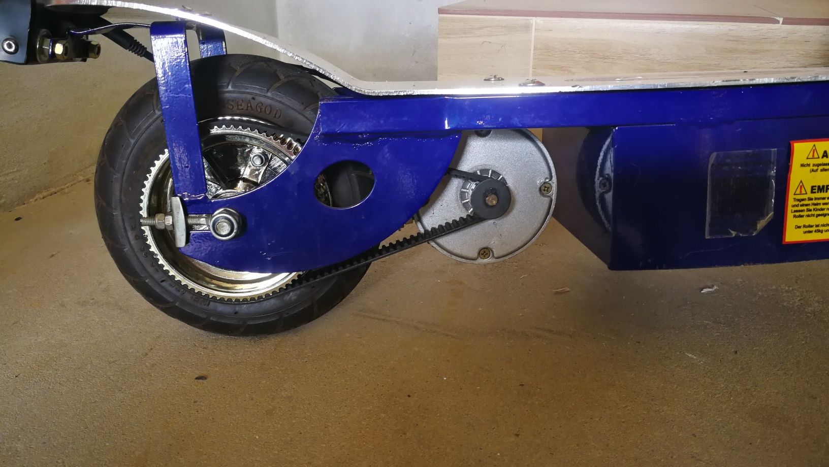 Hulajnoga elektryczna Elektro-Scooter skuter dla dzieci