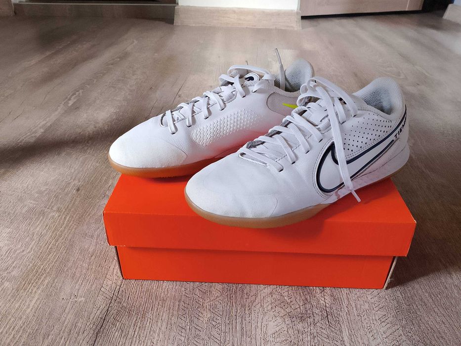 Halówki Nike React Legend Pro IC