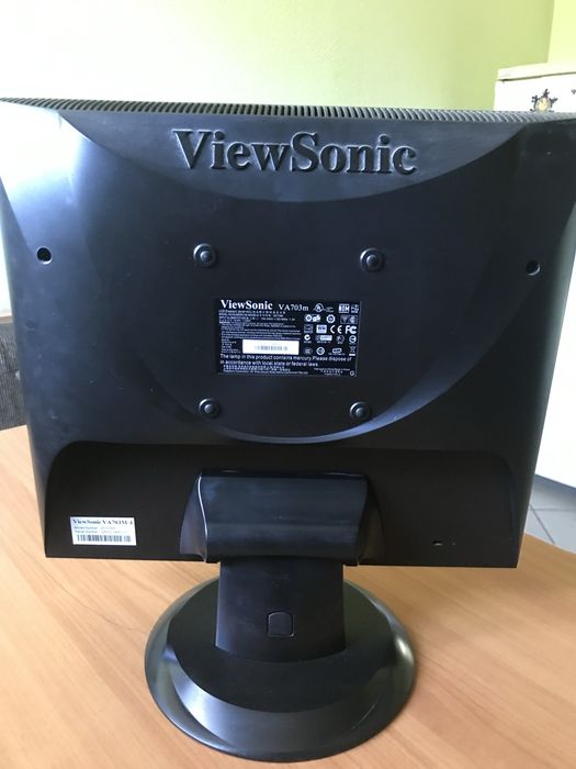 Компьютер монітор клавіатруа все в робочому стані