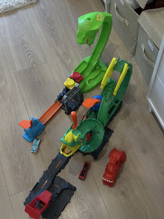 Іграшка трек hot Whels Набір Top Wing Відважні пташенята Трек Академія