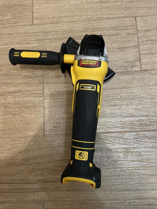 Акумуляторна болгарка Dewalt 405