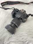 Canon Eos 550D com lente 18-55mm e bolsa