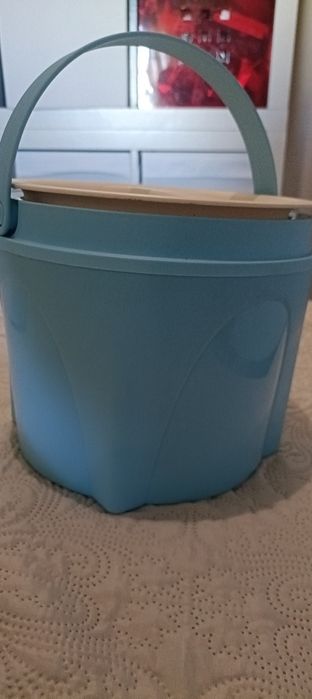 Tupperware térmico 2 litros para grande quantidade de comida novo