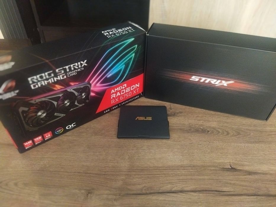 Відеокарта ТОП виконання ASUS ROG STRIX RX6750XT 12gb.