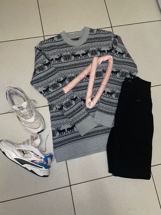 Одяг безкоштовно безоплатно светр штани бігуді кросівки