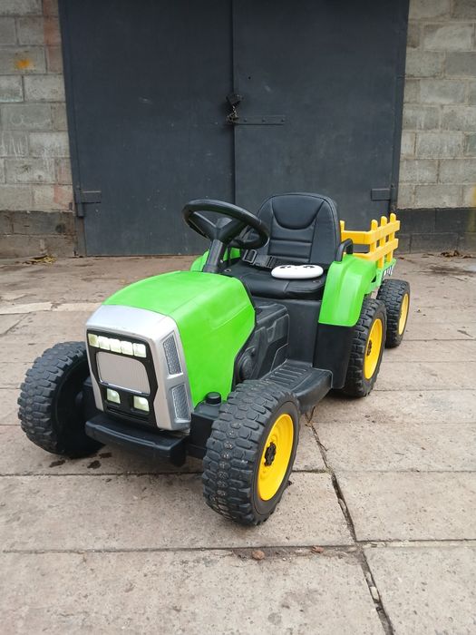 Електромобіль электромобиль трактор на пульте управления аккумуляторе