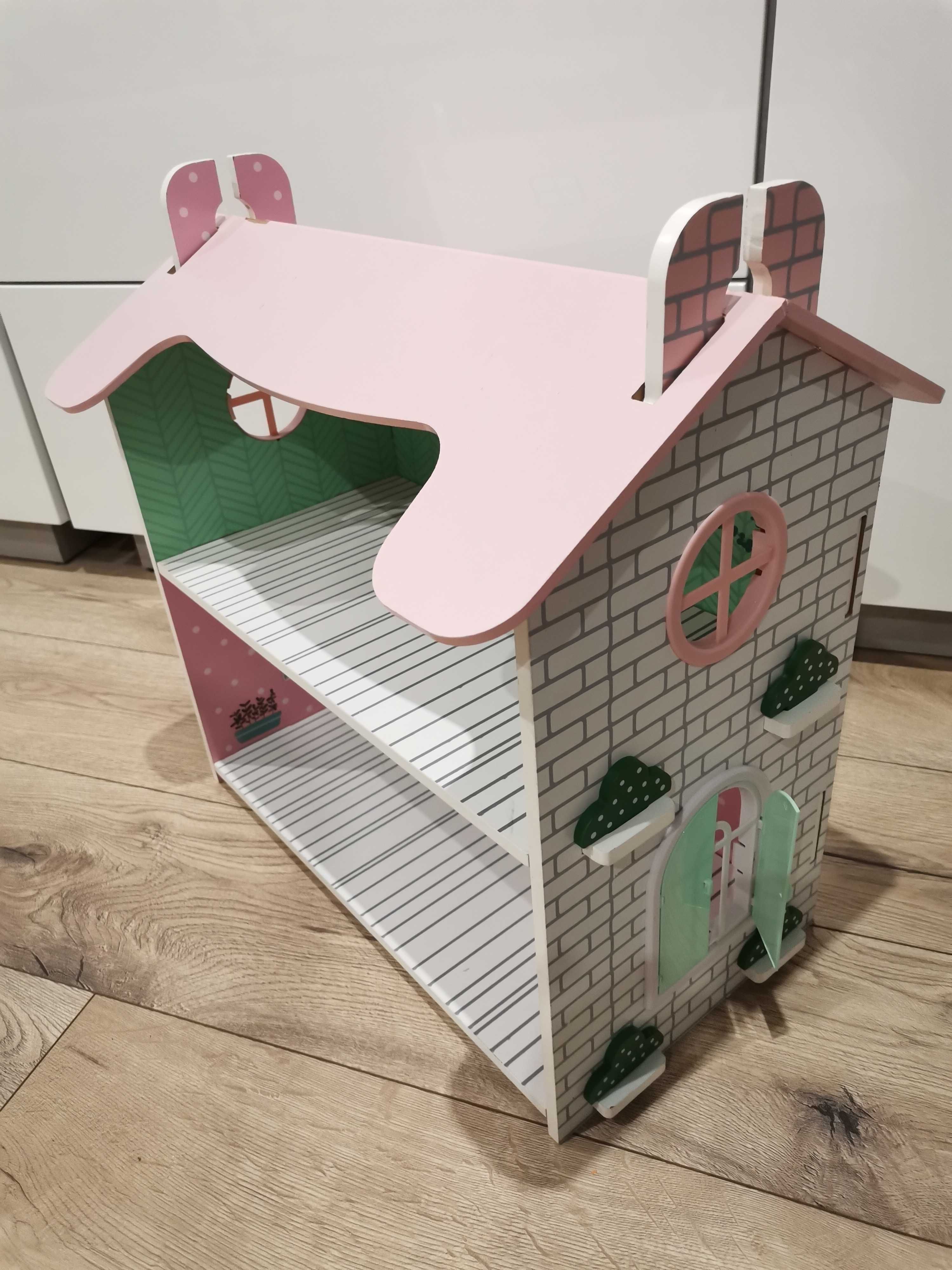Domek dla lalek drewniany 3+ z lalkami i mebelkami