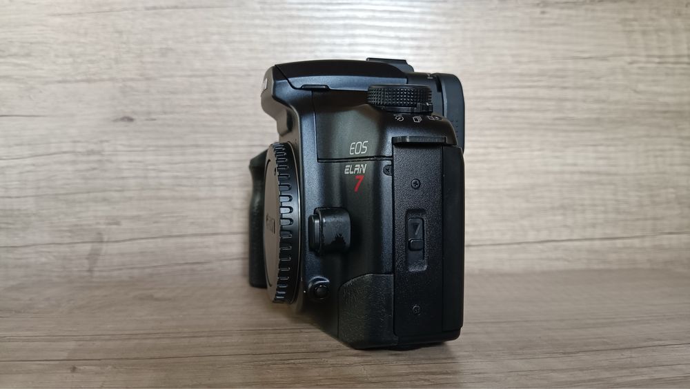 Плівкова камера Canon Elan 7