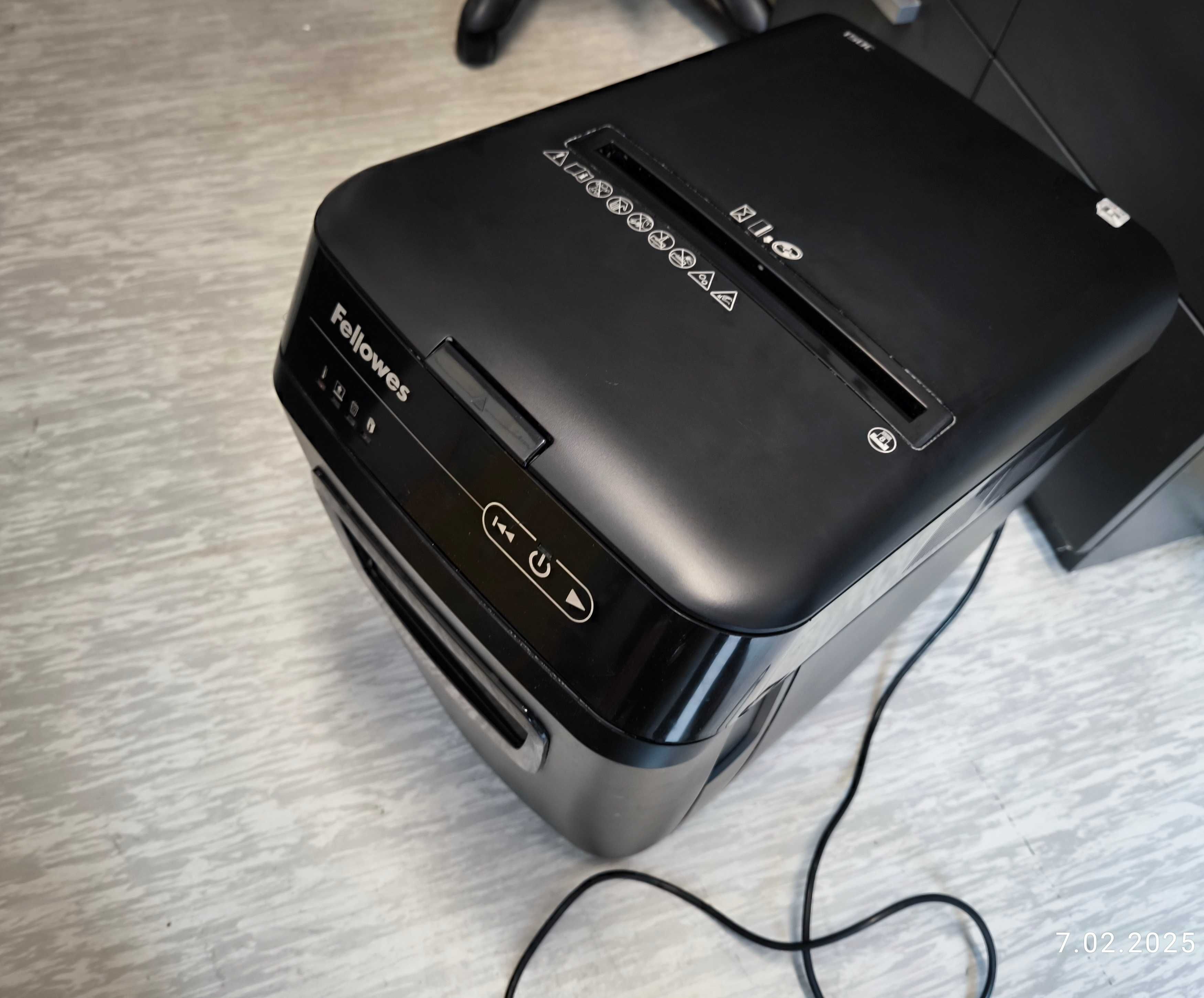 Niszczarka Fellowes AUTOMAX 150C - AUTOMATYCZNA do 150 kartek podajnik