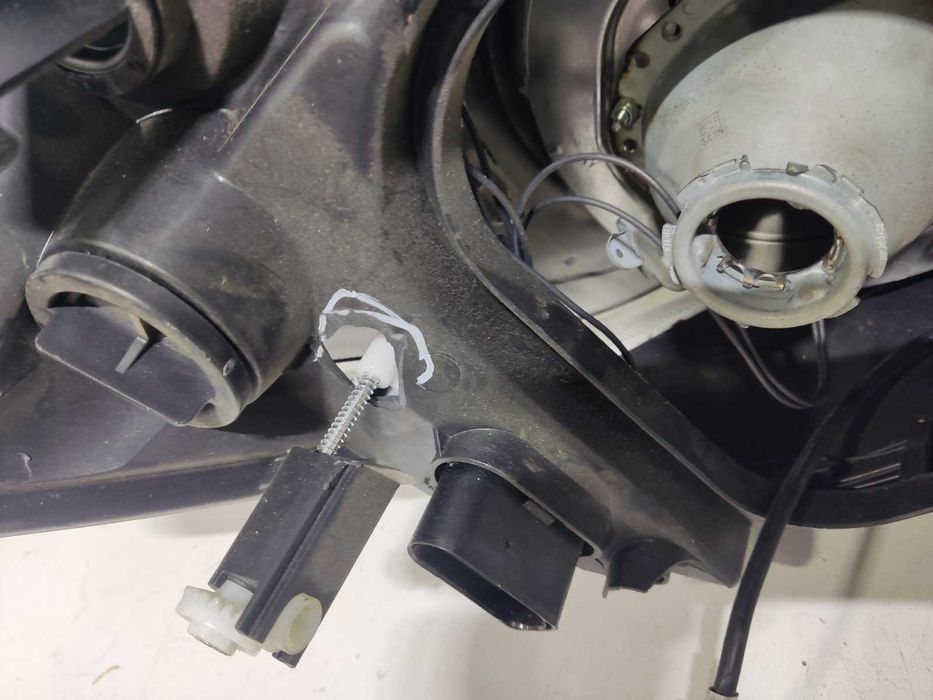 Фара ліва  Sprinter 906 A9068200961 (дефект)