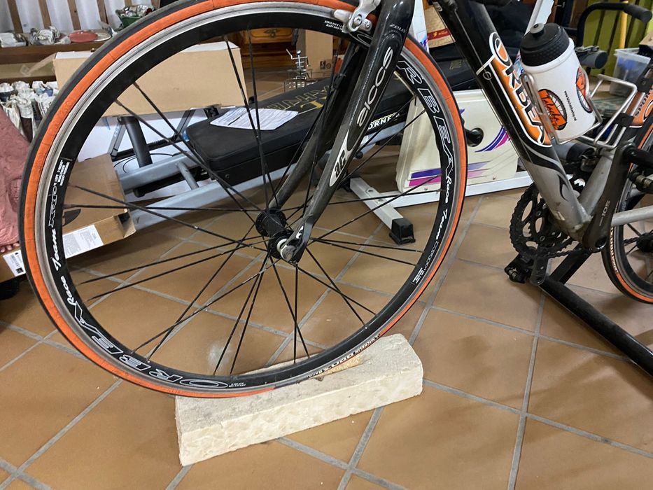 Bicicleta de estrada marca orbea