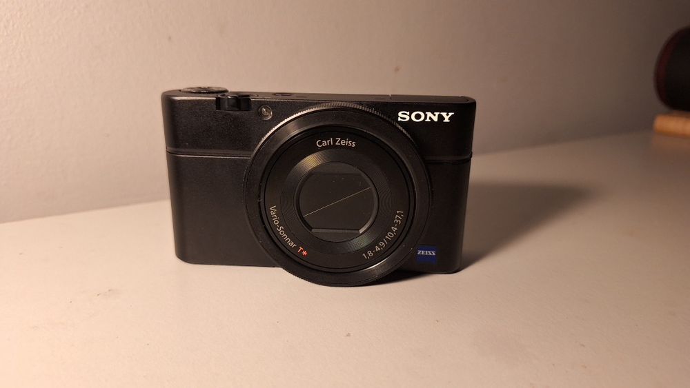 Aparat Sony RX100 + etui skórzane