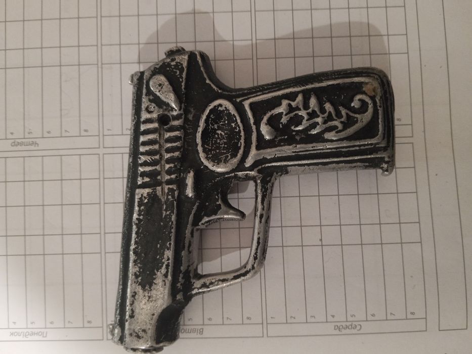 Сувенир,игрушка.Пистолет.