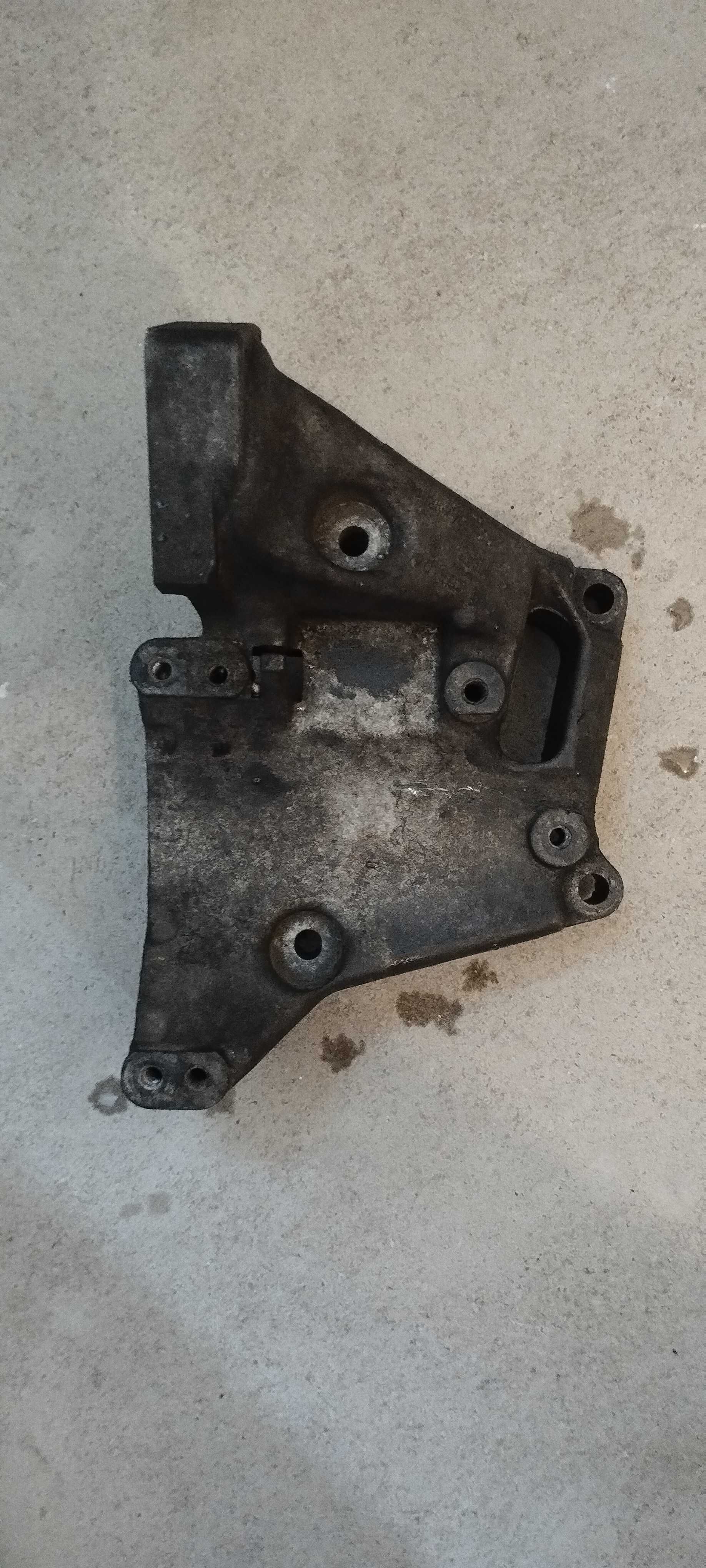 Suporte/apoio compressor do ar condicionado Opel 2.2