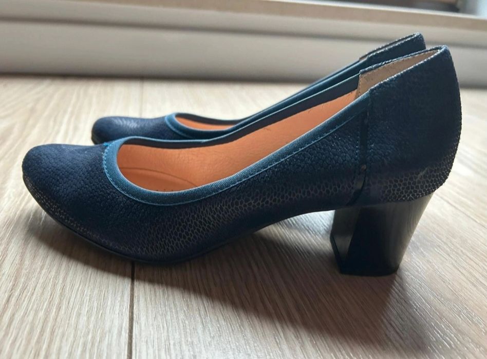 Nowe granatowe czółenka skórzane bioeco by arka 38 softstep clarks