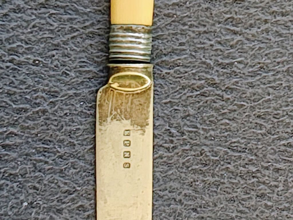 5 starych srebrnych sztućców