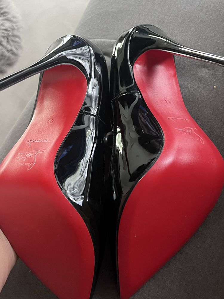 Christian Louboutin 40 jak nowe