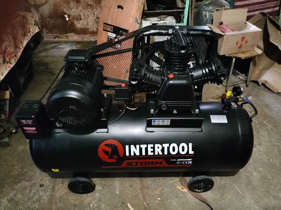 Заклепочник пневматичний для клепки гальмівних накладок + компрессор