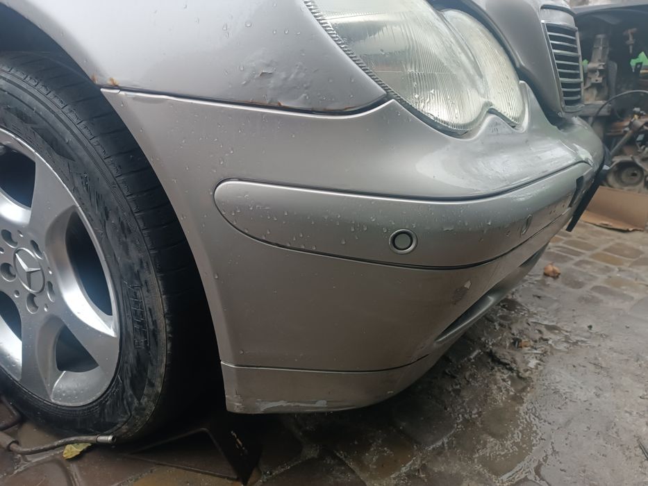 Бампер передній Мерседес w203 Mercedes w203