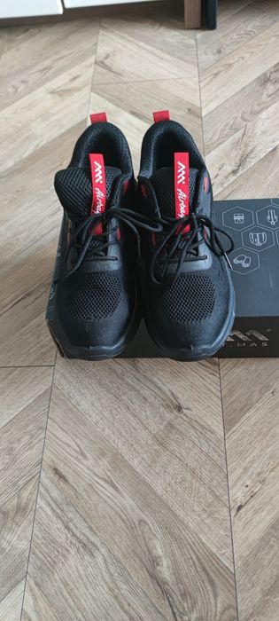Buty robocze ochronne sportowe