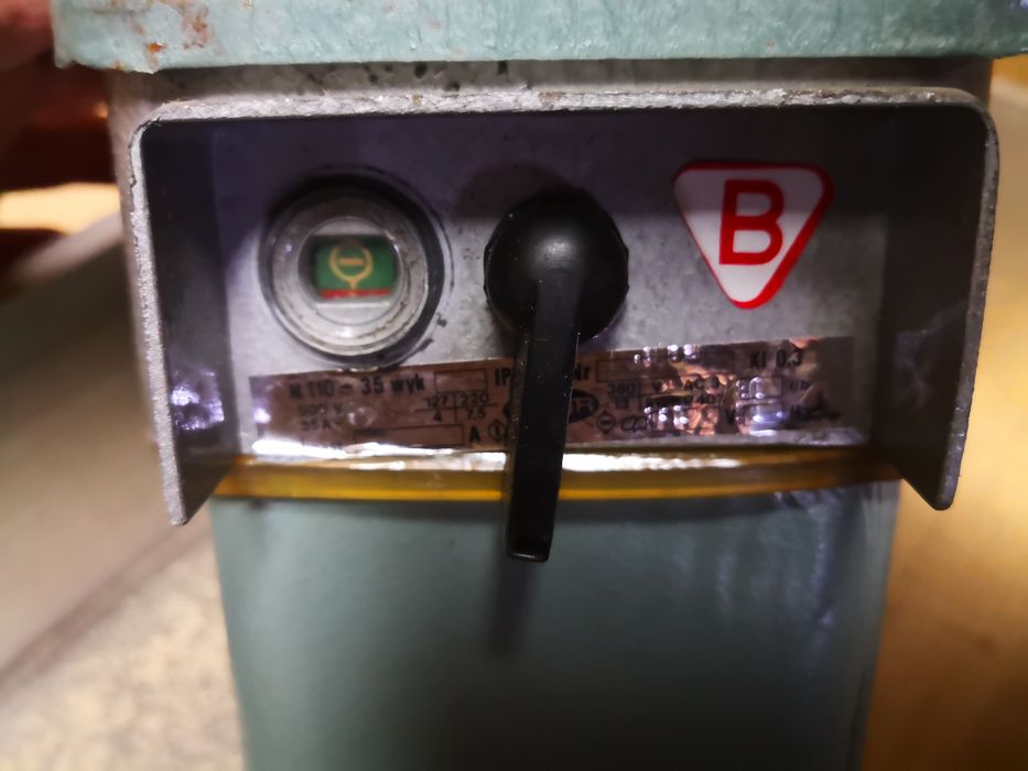 Włącznik olejowy nowy