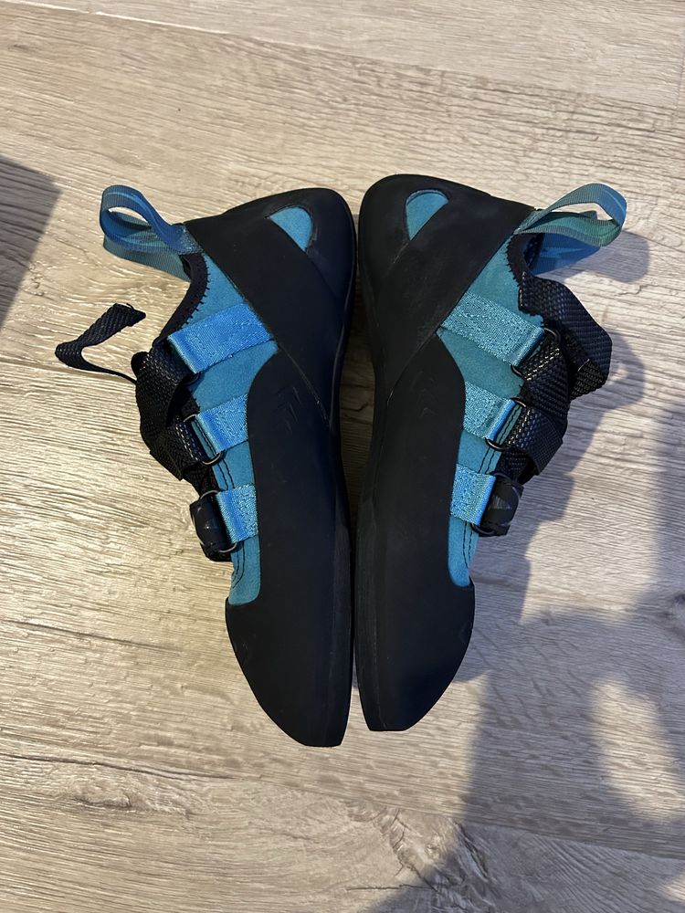 Użyte raz buty wspinaczkowe Evolv Kira teal 39,5