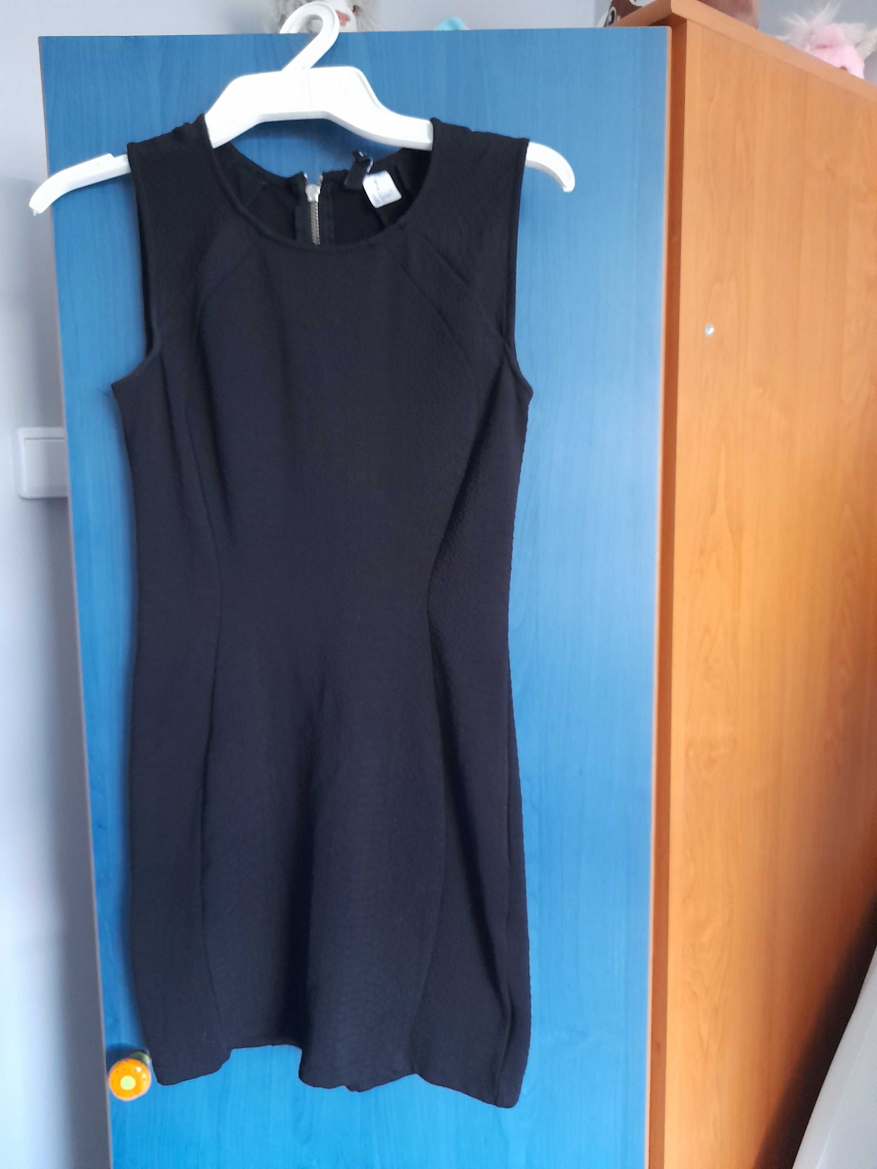 Czarna elegancka sukienka