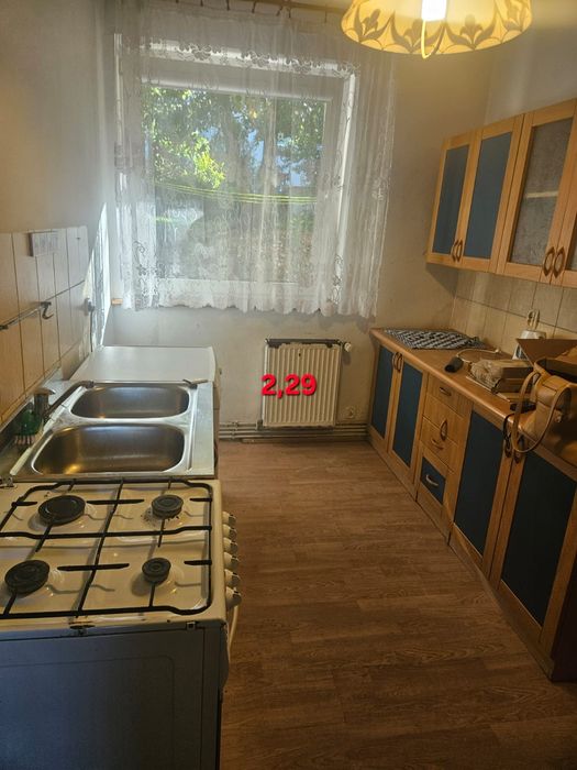 Meble kuchenne zestaw ze zlewem I kuchenką.