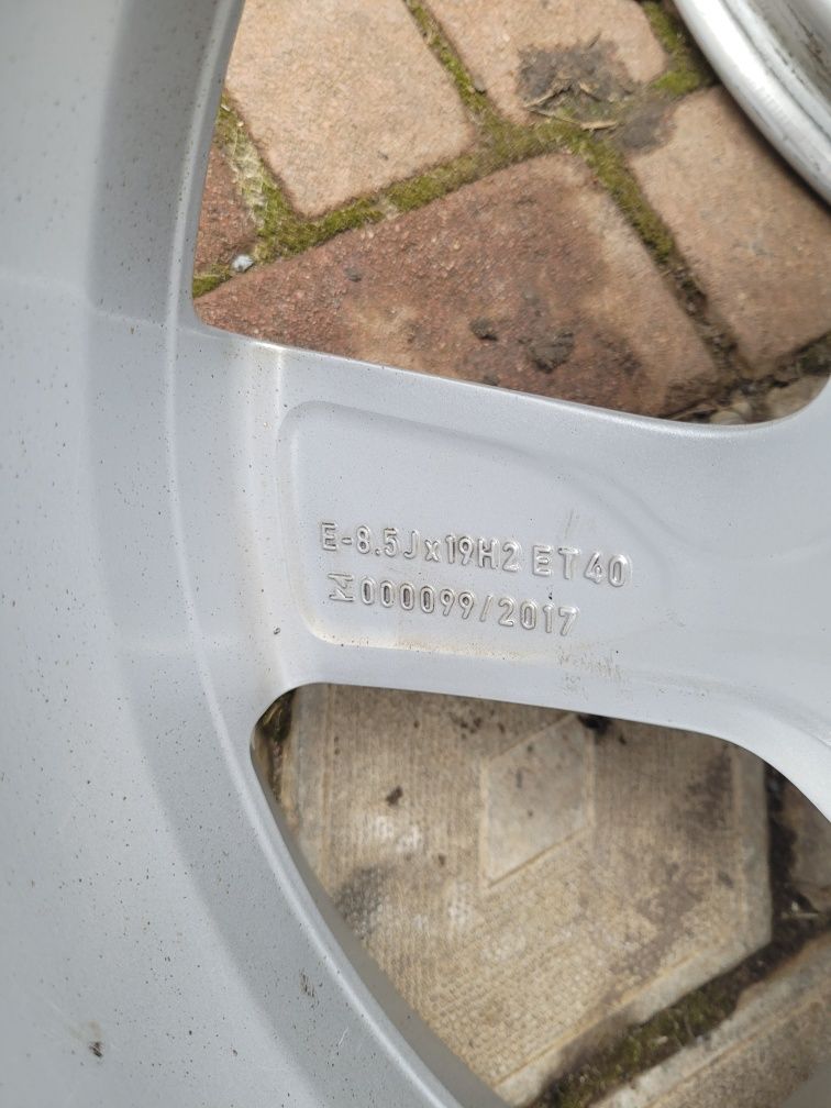 Продам диски оригінальні 19 діам