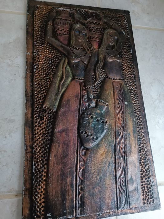 płaskorzeźba odlew -scena kobiet