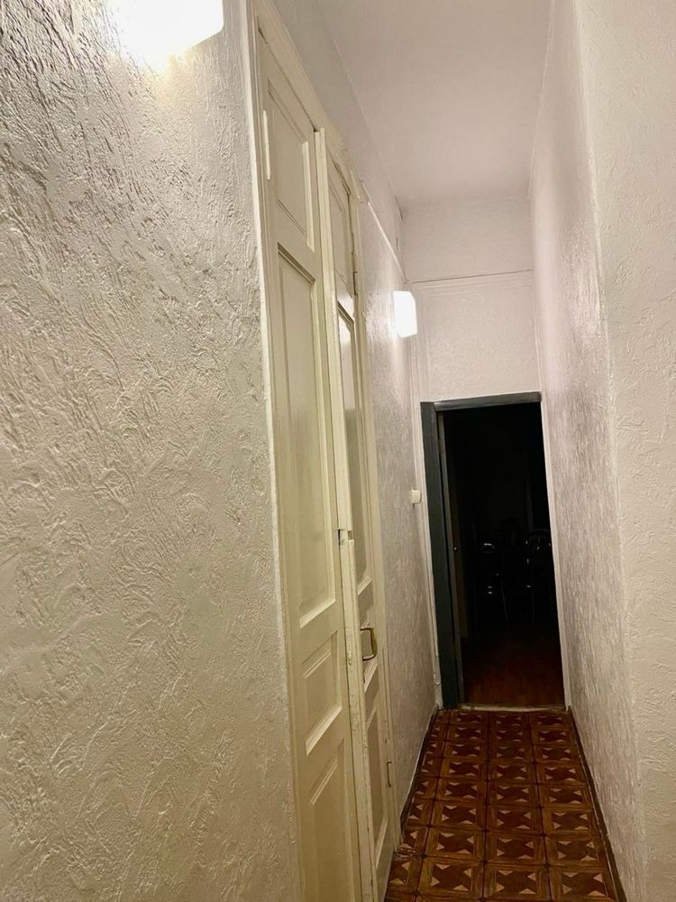 Продам 4к квартиру на вул. Дмитріївська 58А. Галицька площа. Цирк.