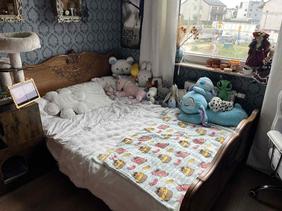 Zestaw mebli sypialnianych w stylu Ludwika XVI