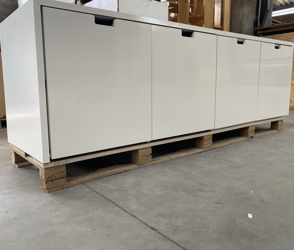 Aparador Moderno com 8 Gavetões – HPL Branco Brilhante