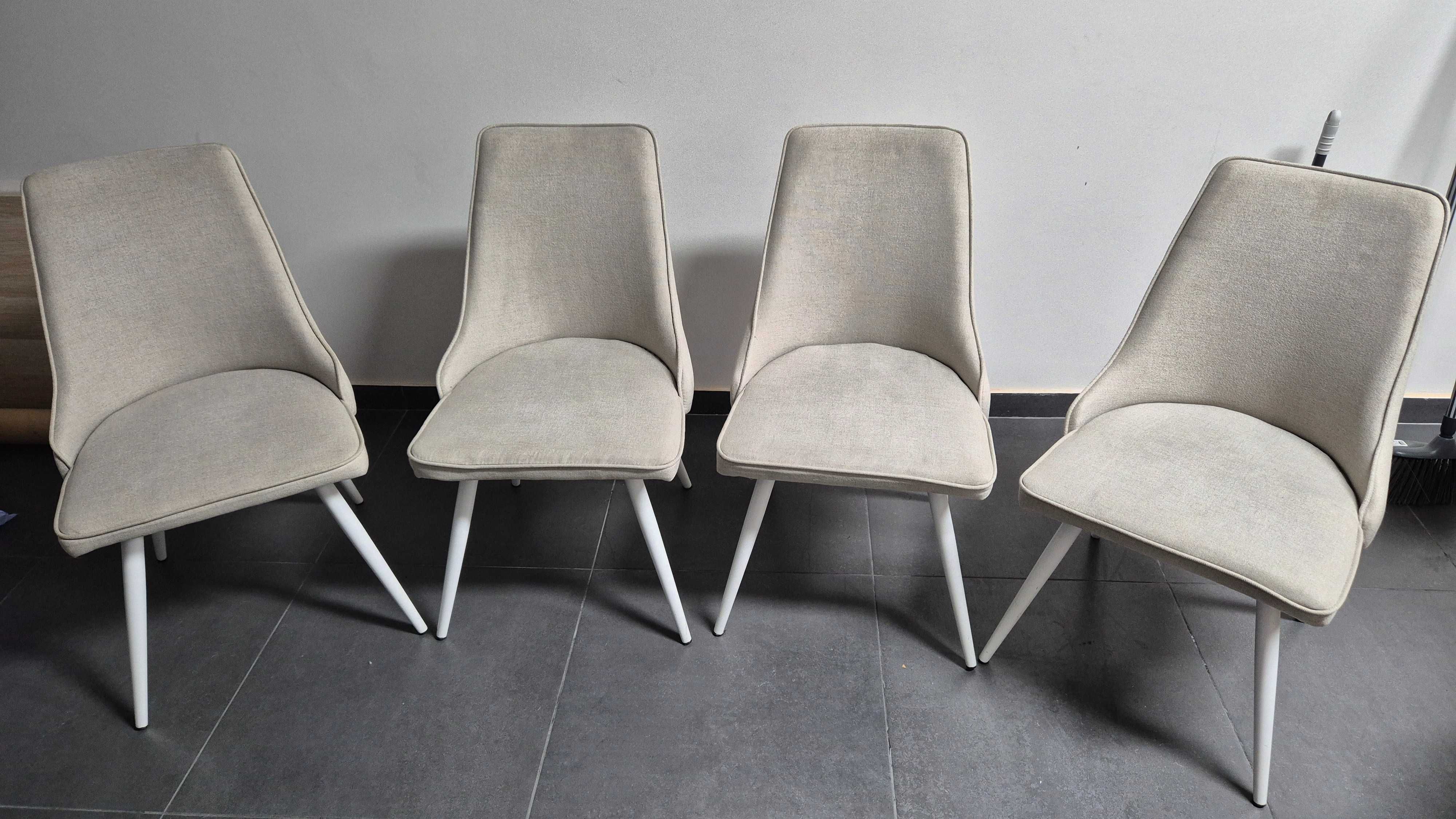 Mesa sala extensível e 4 Cadeiras
