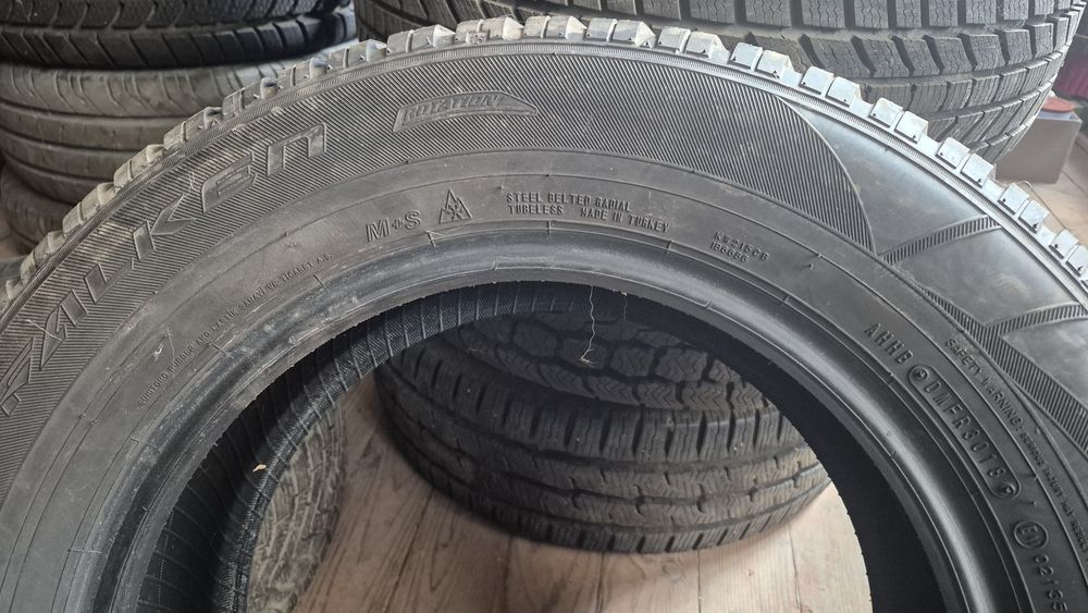 Гума,резина 215/65/16 зимова.