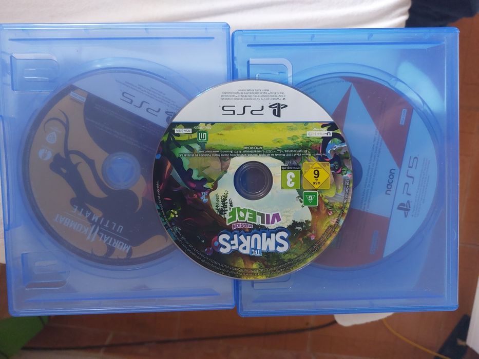 PS5 1TB (digital+disco)+ 2 controlos + 3 jogos