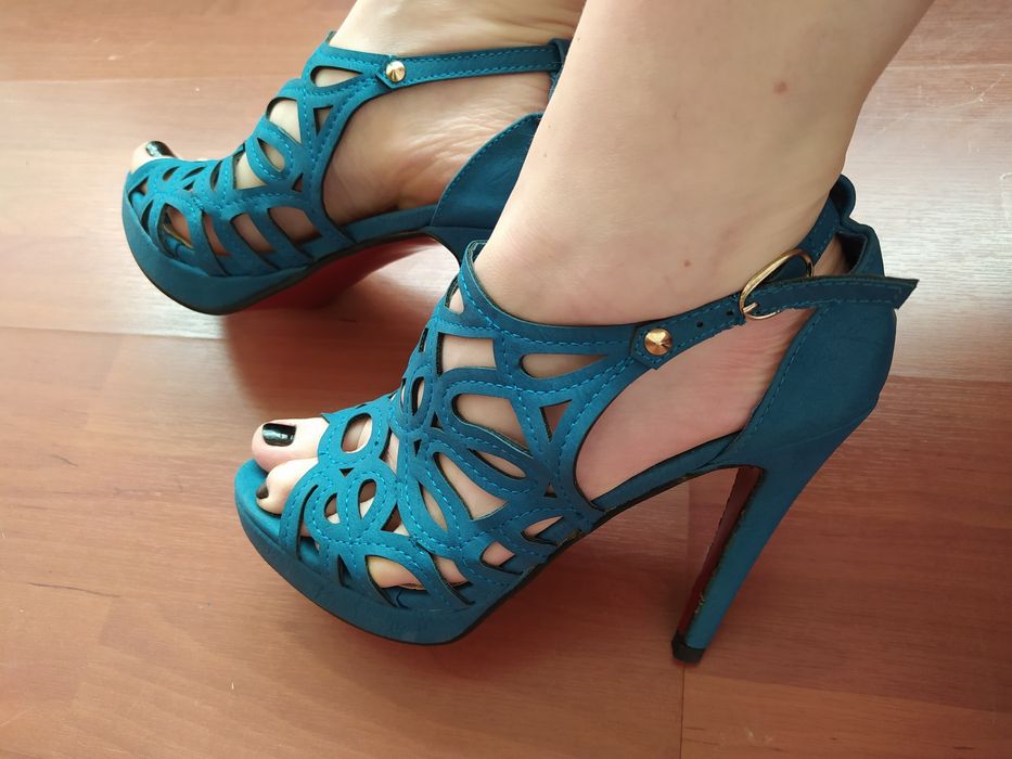 Sandália tacão alto