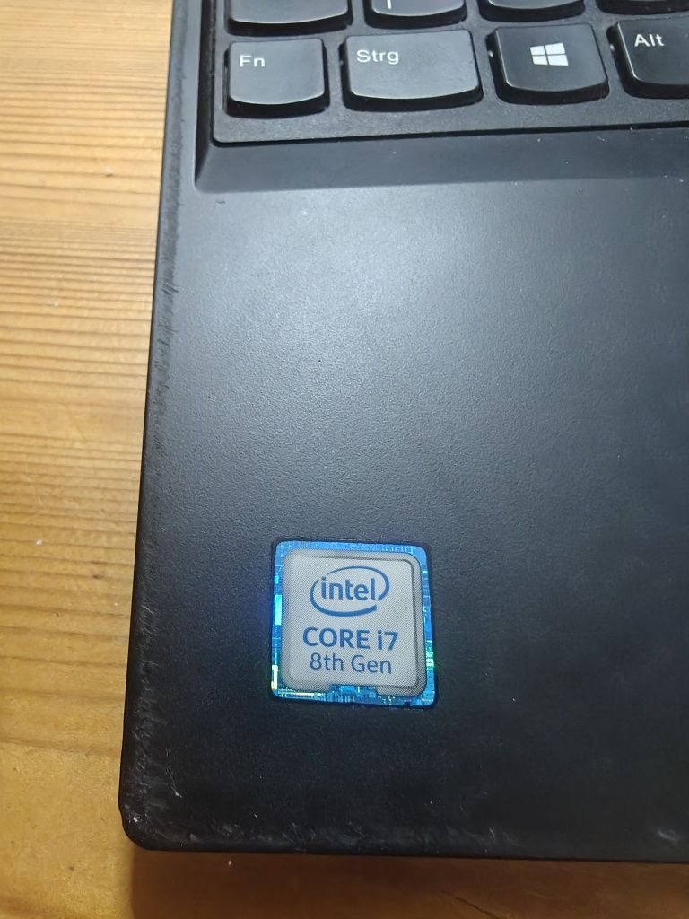 Lenovo e 590 ,i5-8gen без зарядного